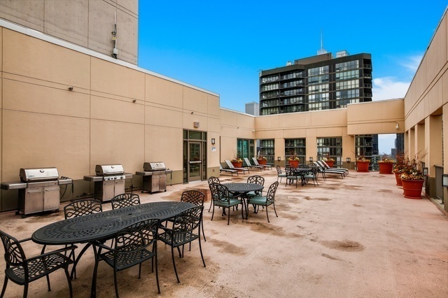 2 E Erie St, Chicago, IL 60611 - Photo 31 of 35