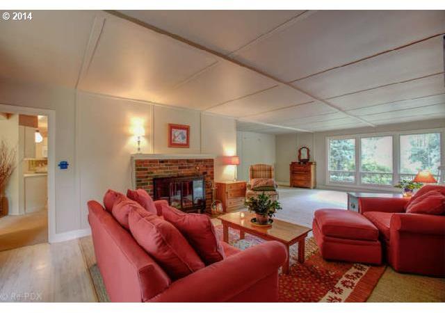 6810 Southwest Childs Road Lake Oswego, OR 97035 - Photo 4 of 16 Gallery Image 4