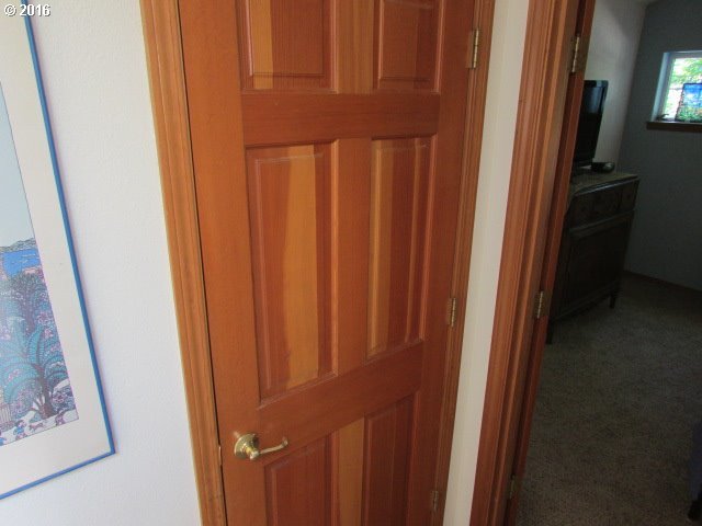 446 Northeast Roth Street Portland, OR 97211 - Photo 24 of 30 Gallery Image 24