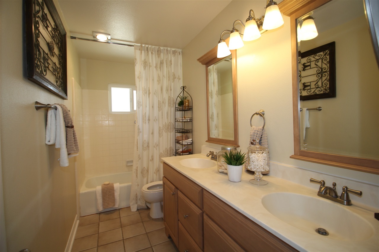 112 Knoll Road Vista, CA 92083 - Photo 20 of 25 Gallery Image 20