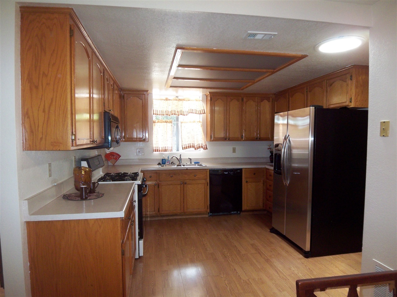 833 Rangeview Street Spring Valley, CA 91977 - Photo 2 of 19 Gallery Image 2