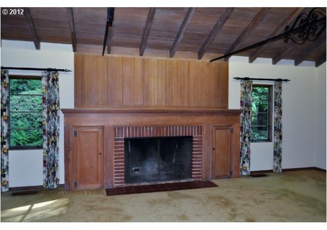 3908 Southwest Scholls Ferry Road Portland, OR 97221 - Photo 10 of 15 Gallery Image 10