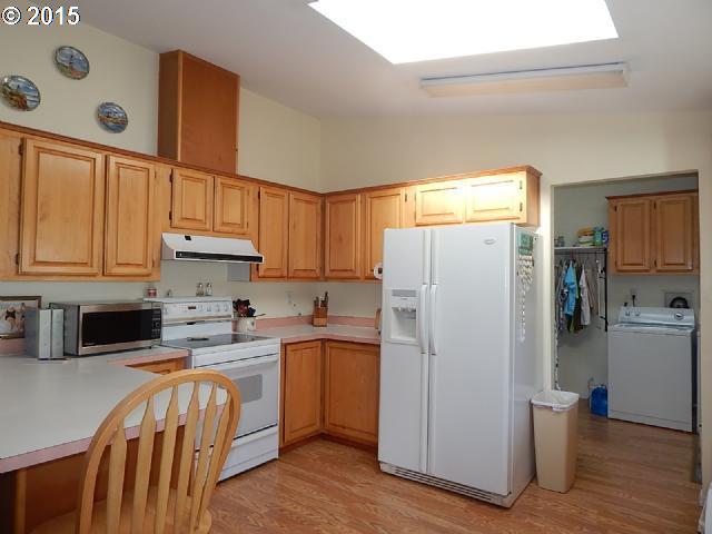 100 River Bend Road, Unit SP 11 Reedsport, OR 97467 - Photo 4 of 16