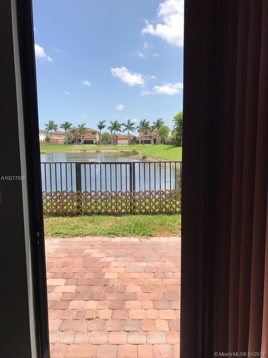 16454 Southwest 42nd Terrace Miami, FL 33185 - Photo 4 of 17
