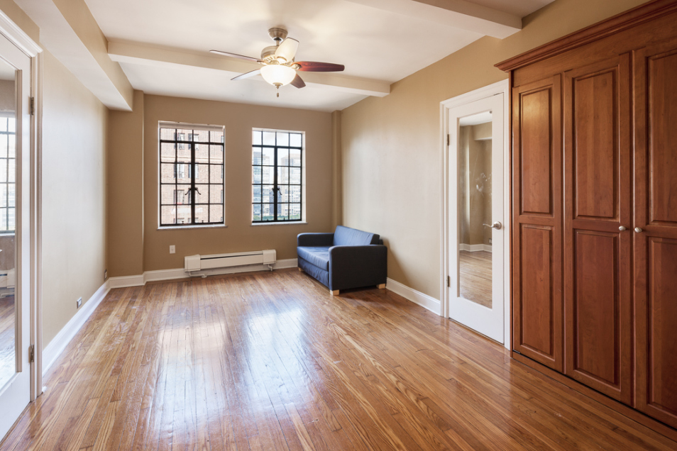 25 Tudor City Place, Unit 1702 Manhattan, NY 10017 - Photo 1 of 6