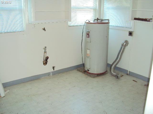 4011 Southeast Regner Road Gresham, OR 97080 - Photo 8 of 12