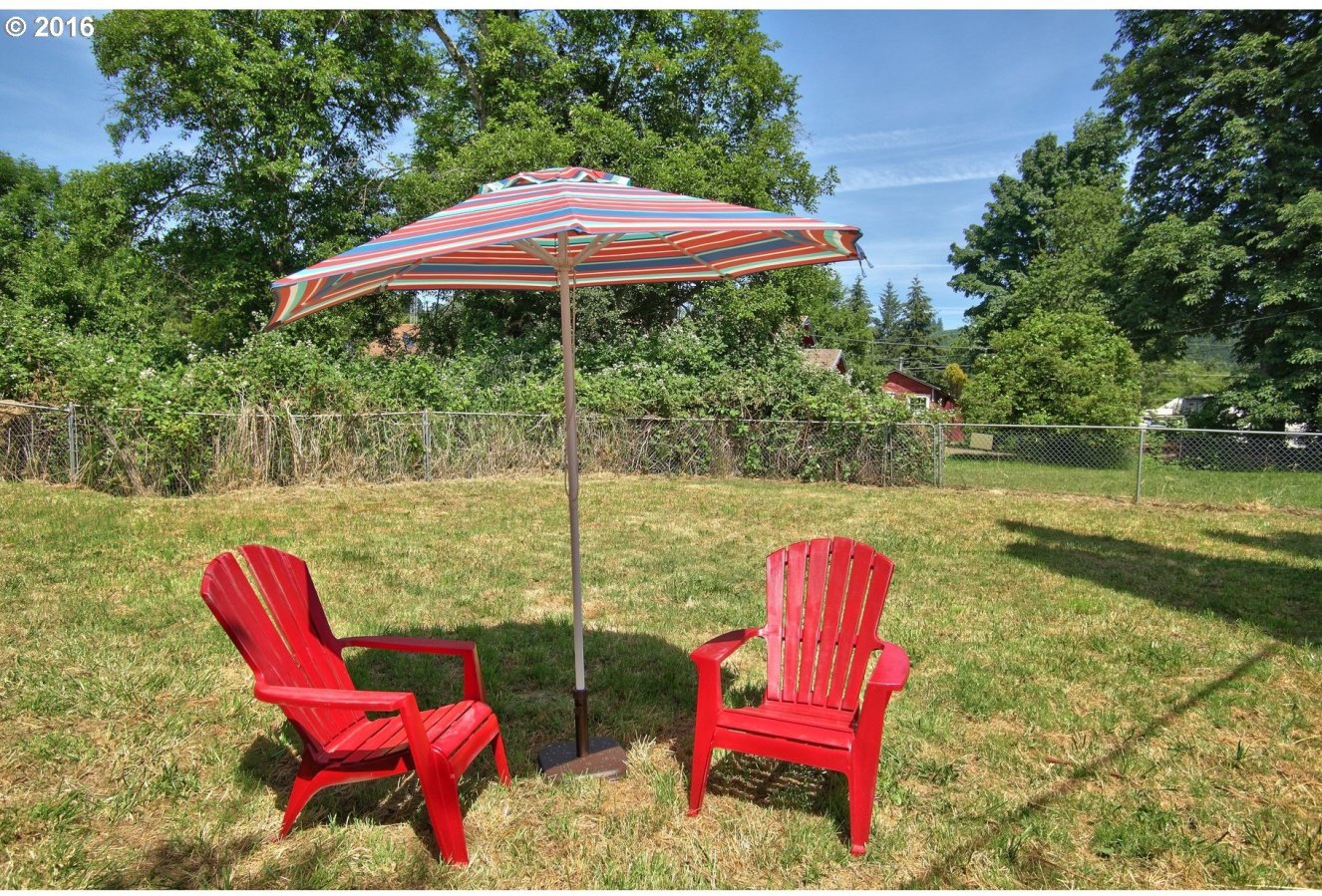 39237 Southwest Laurelwood Road Gaston, OR 97119 - Photo 12 of 17 Gallery Image 12