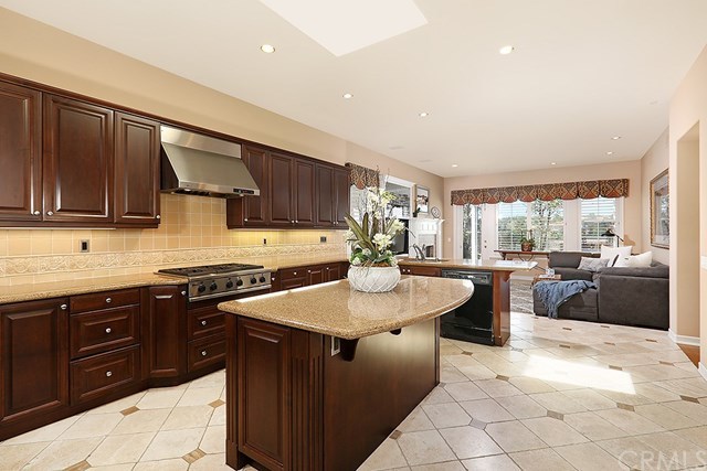 58 Victoria Newport Beach, CA 92660 - Photo 6 of 24