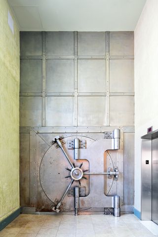 $2,100,000 | 300 West 14th Street, Unit 303 | Chelsea