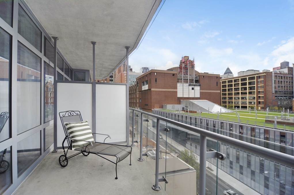 555 West 59th Street, Unit 9D Manhattan, NY 10019 - Photo 4 of 5