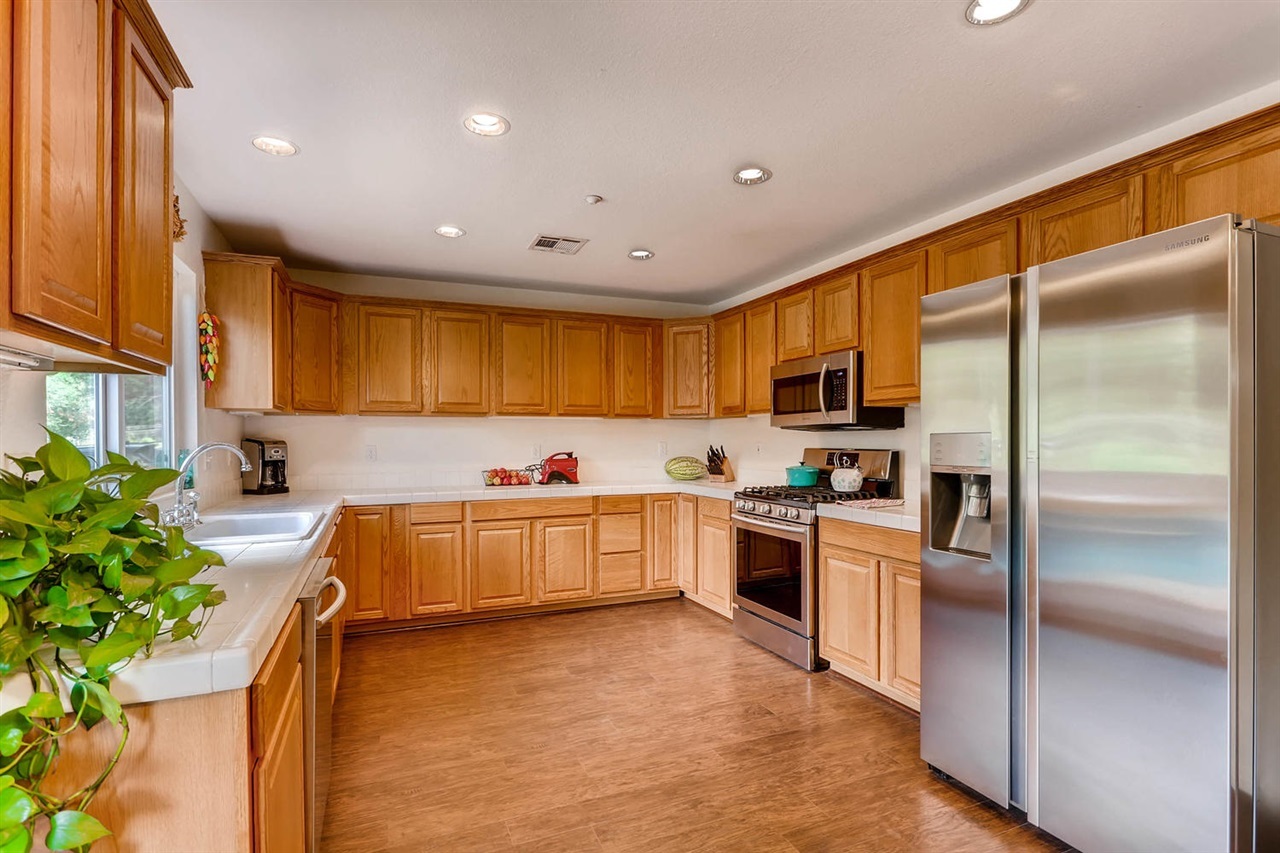 423 Silverbrook Drive El Cajon, CA 92019 - Photo 9 of 25