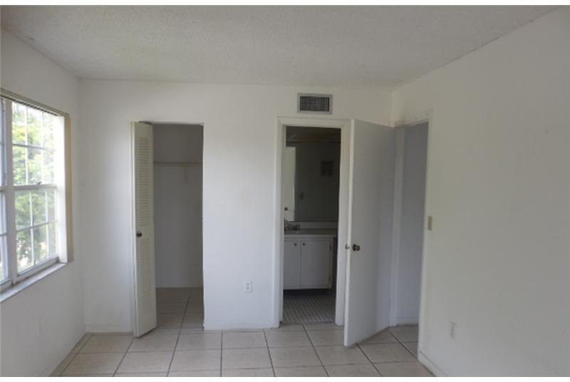 10755 Southwest 108th Avenue, Unit 301 Miami, FL 33176 - Photo 10 of 13