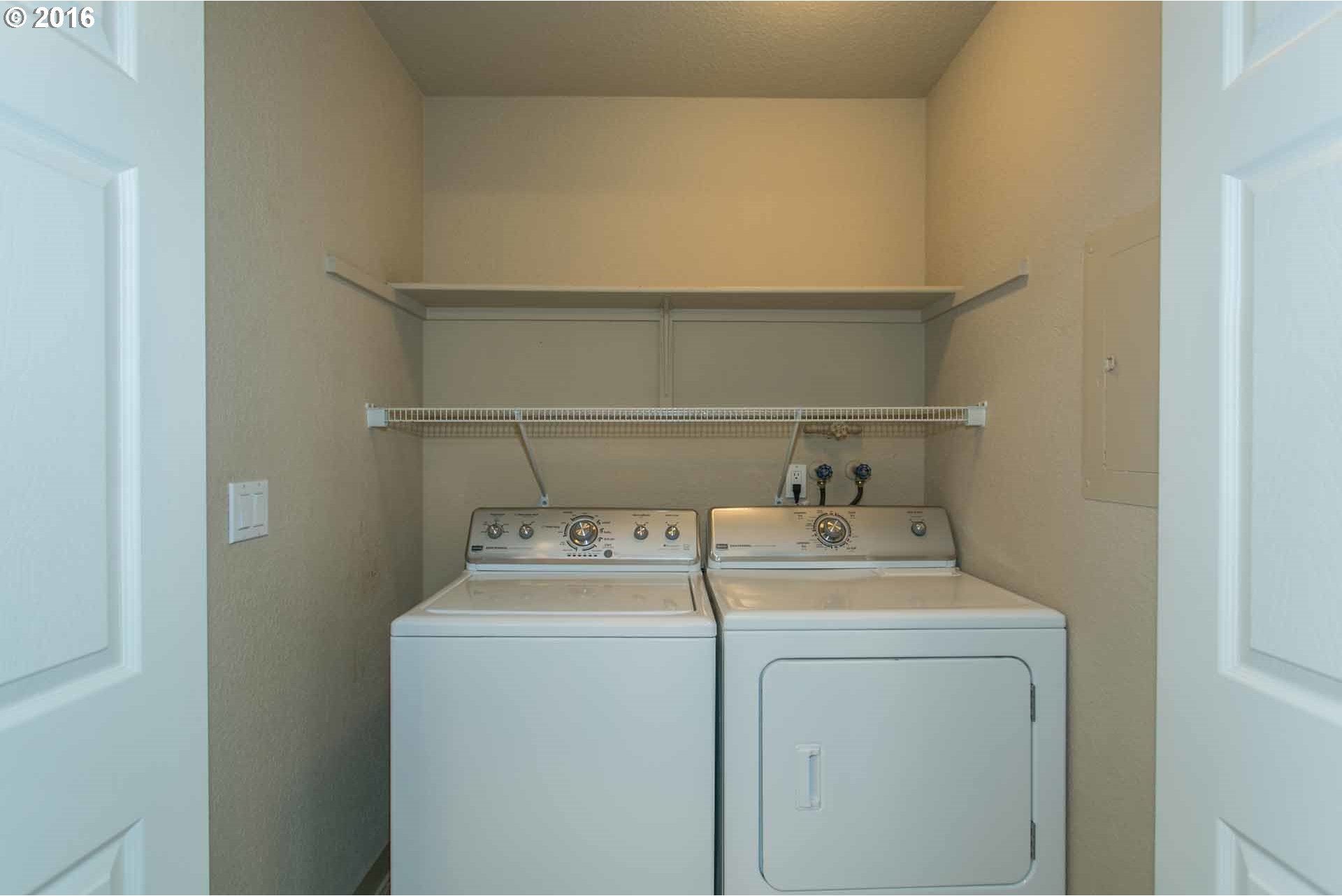 9490 Southwest 146th Terrace, Unit R6 Beaverton, OR 97007 - Photo 3 of 15 Gallery Image 3