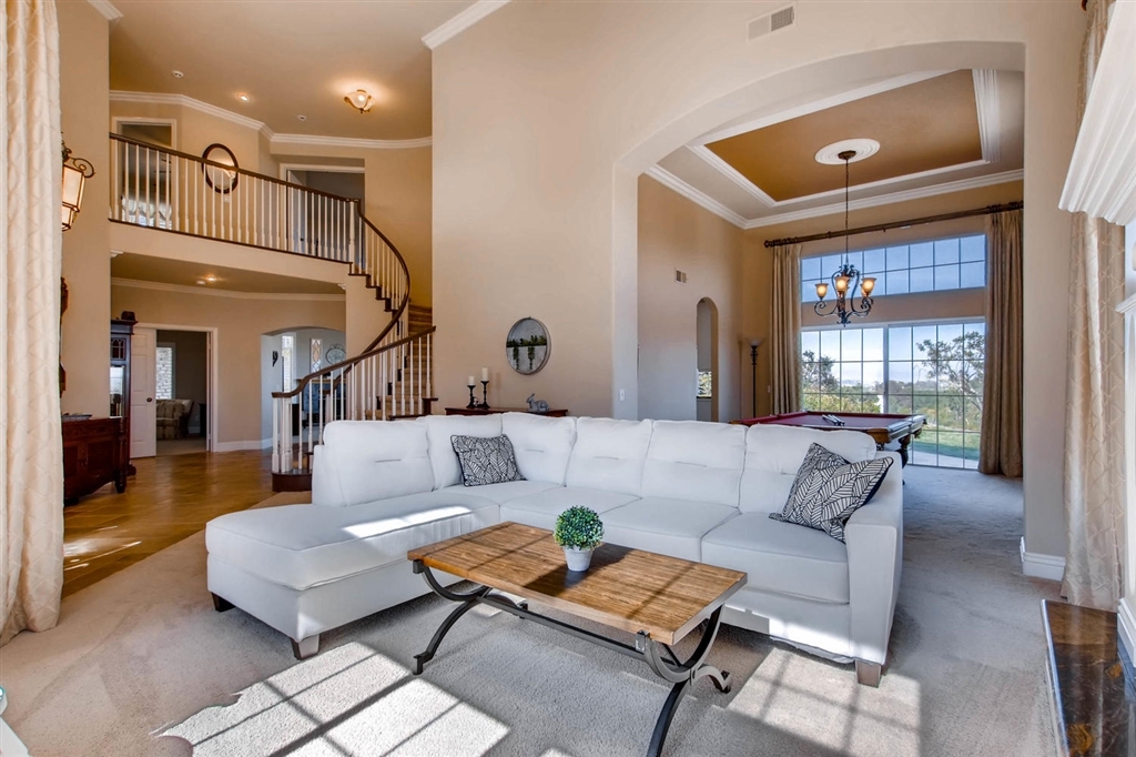2056 Ridgecrest Place Escondido, CA 92029 - Photo 9 of 25 Gallery Image 9