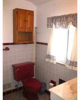 379 Midway Road Mt. Lebanon, PA 15216 - Photo 8 of 14 Gallery Image 8