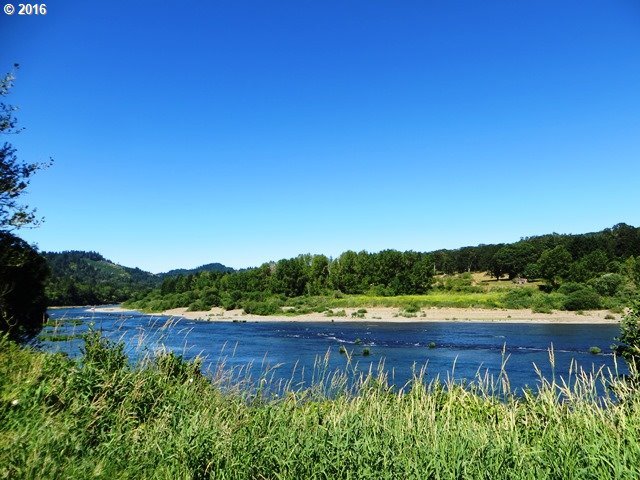 7805 Bullock Road Oakland, OR 97462 - Photo 2 of 32 Gallery Image 2