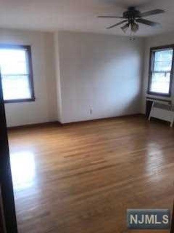 140 Baldwin Place, Unit 2 Bloomfield, NJ 07003 - Photo 3 of 10