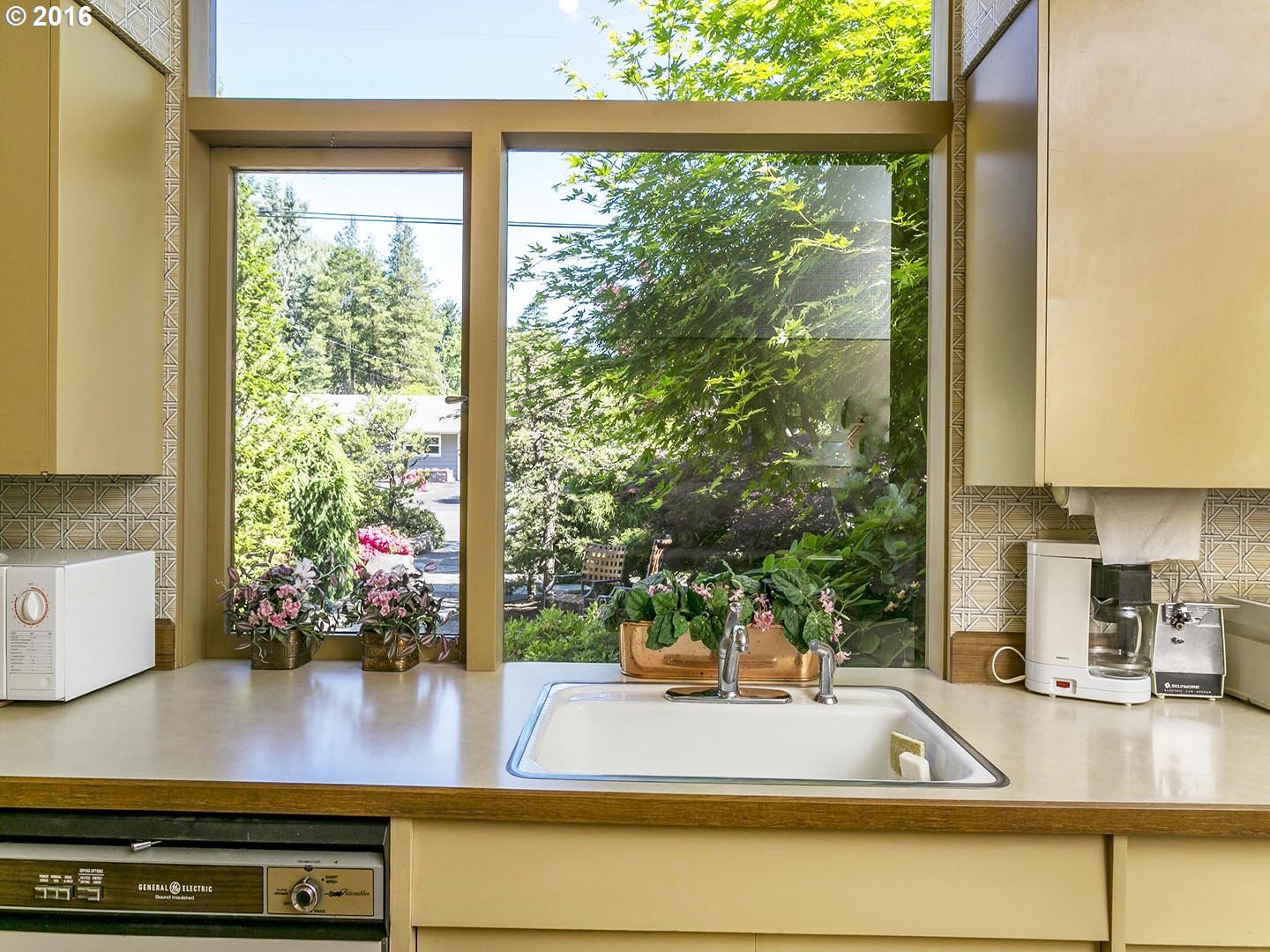 9750 Southwest Arborcrest Way Portland, OR 97225 - Photo 13 of 32 Gallery Image 13