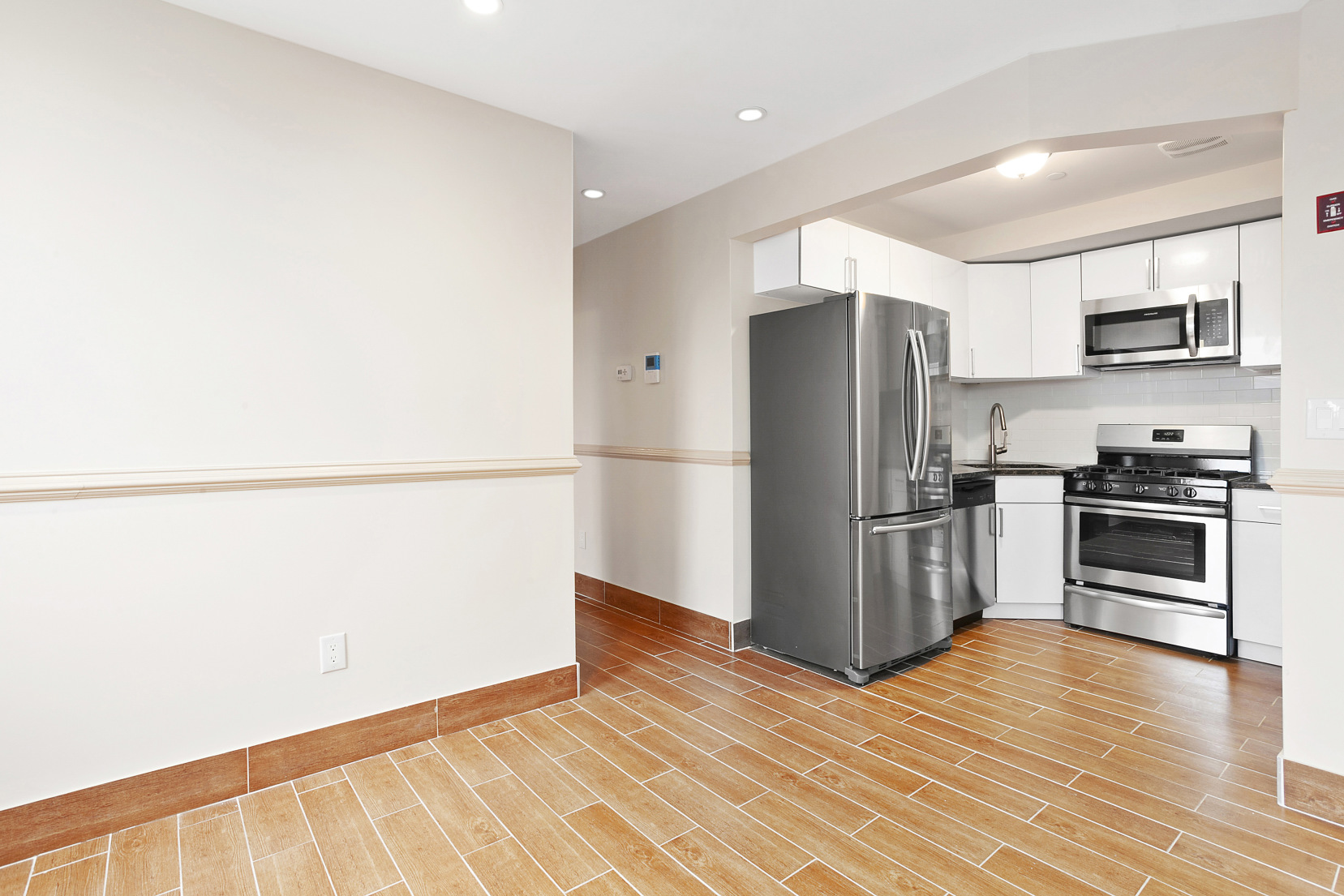 2006 Lexington Avenue, Unit 5A Manhattan, NY 10035 - Photo 2 of 12