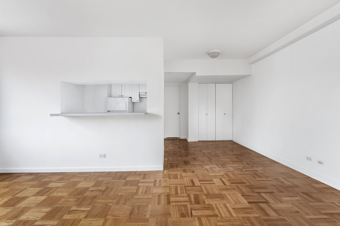 175 West 12th Street, Unit 17M Manhattan, NY 10011 - Photo 2 of 7