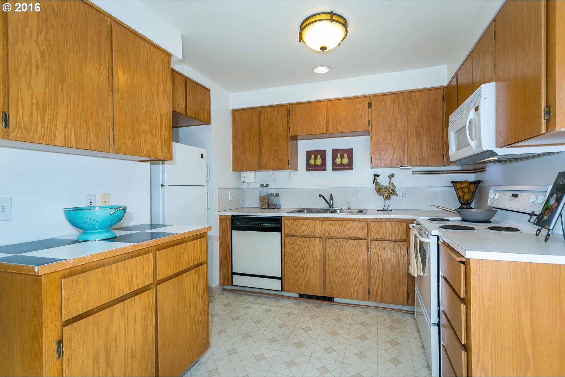 4610 Southeast Rural Street Portland, OR 97206 - Photo 7 of 23 Gallery Image 7