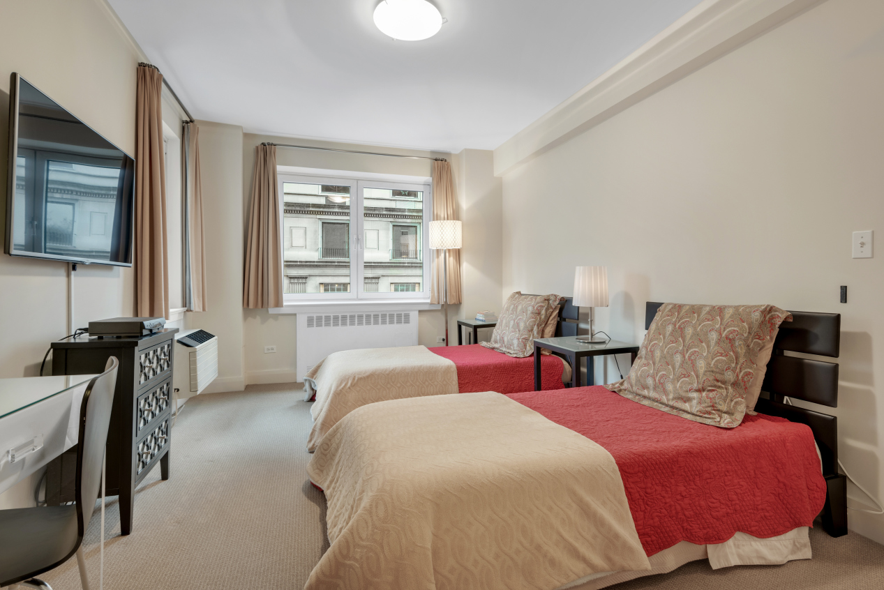 923 5th Avenue, Unit 6C Manhattan, NY 10021 - Photo 8 of 11