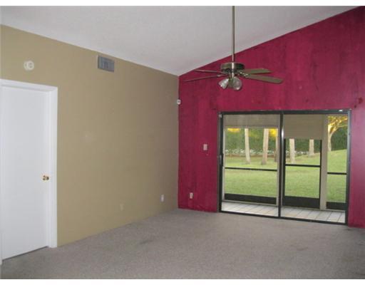 693 Racquet Club Road, Unit 1 Weston, FL 33326 - Photo 2 of 4
