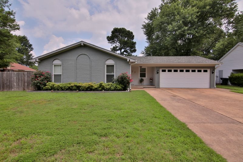 6348 Bardstown Road Bartlett, TN 38134 - Photo 3 of 25 Gallery Image 3