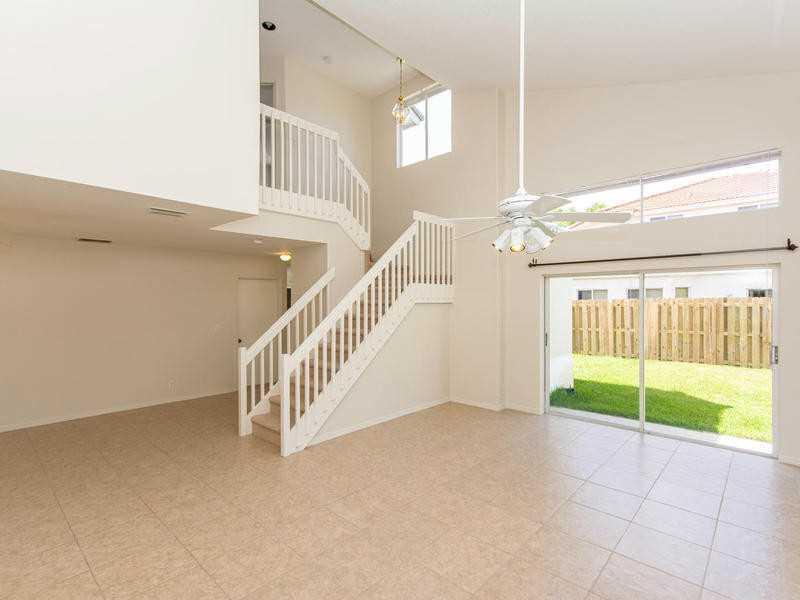 11210 Renaissance Road Cooper City, FL 33026 - Photo 8 of 35