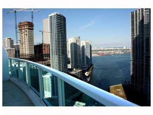 41 Southeast 5th Street, Unit 2002 Miami, FL 33131 - Photo 3 of 14