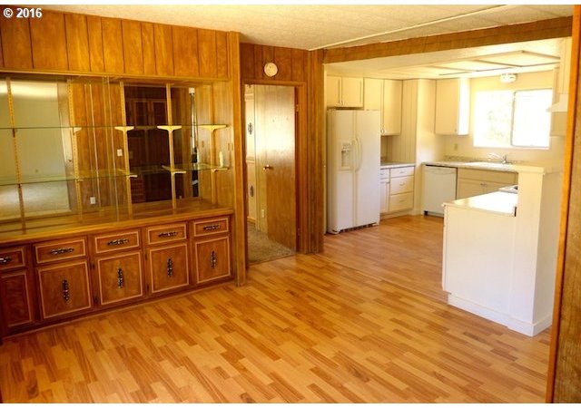 1332 Doerner Road Roseburg, OR 97471 - Photo 3 of 27