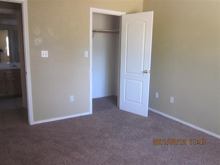 4311 Oregano Road Bakersfield, CA 93313 - Photo 12 of 16