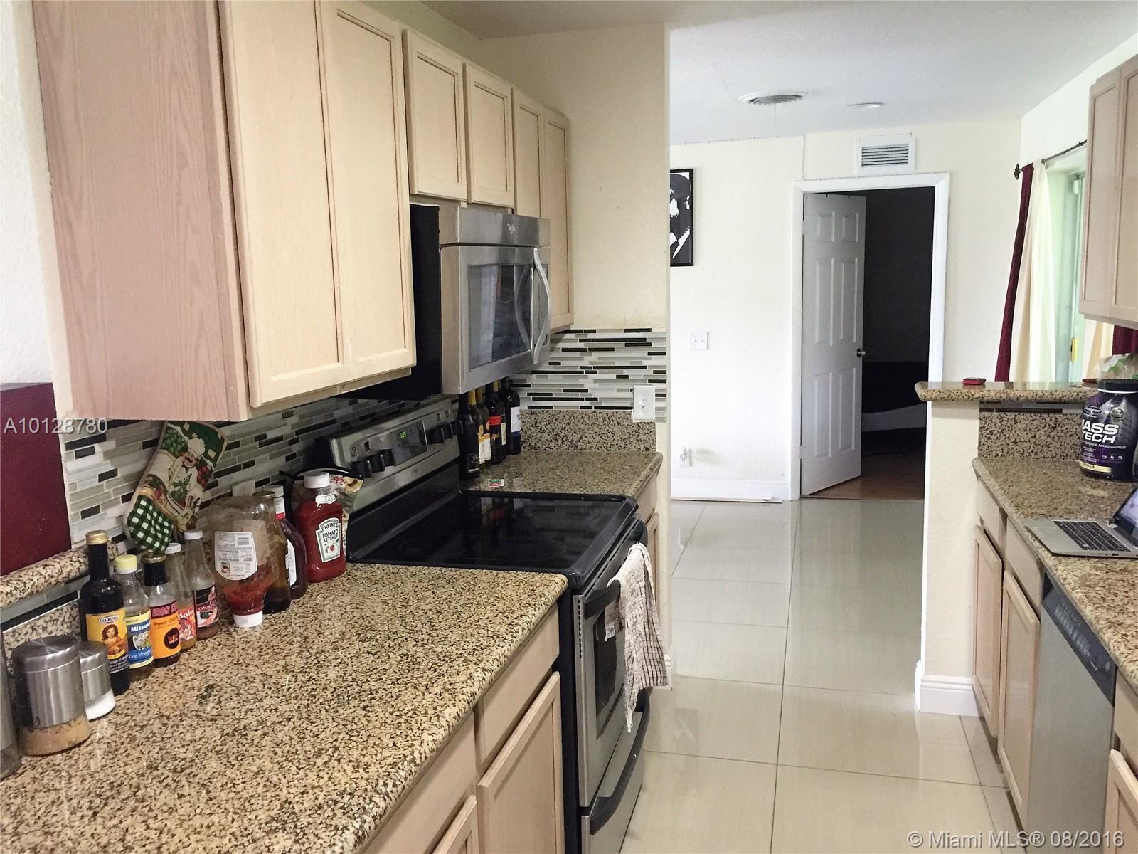 261 Southwest 58th Avenue Plantation, FL 33317 - Photo 9 of 19