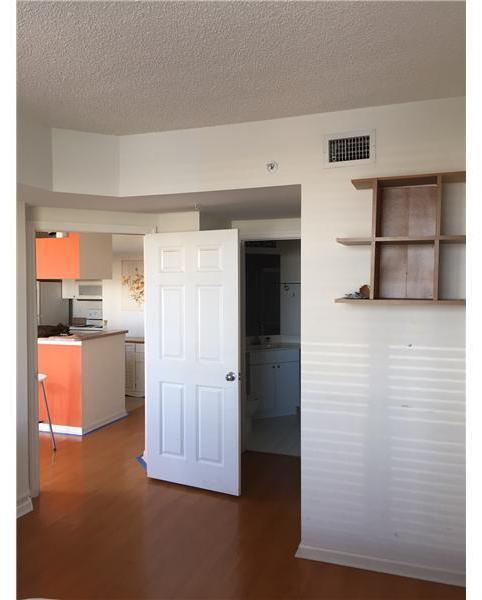17150 North Bay Road, Unit 2716 Sunny Isles Beach, FL 33160 - Photo 23 of 26