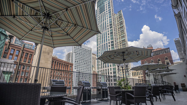 111 E Chestnut St, Chicago, IL 60611 - Photo 9 of 16