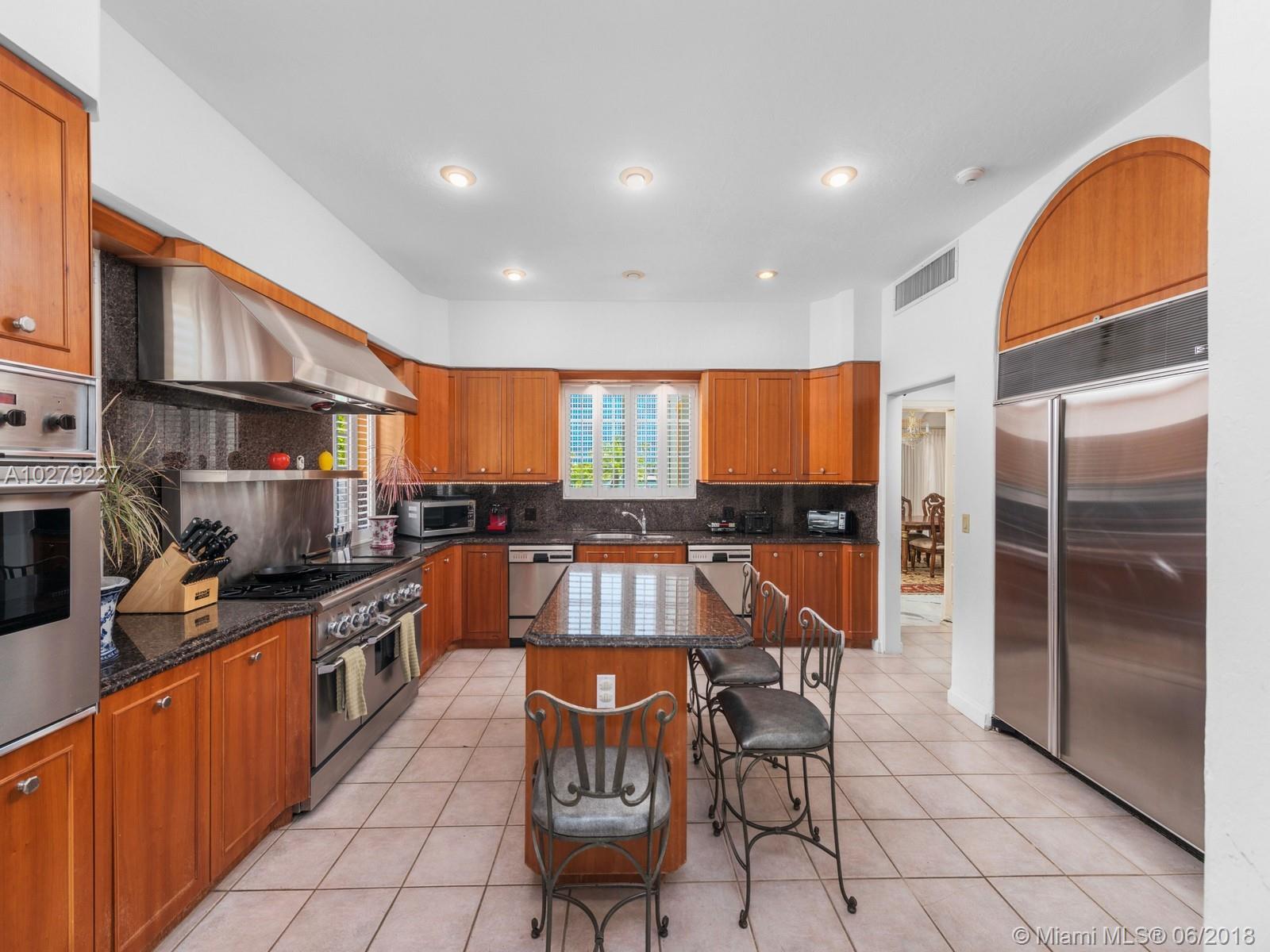 5011 Pine Tree Drive Miami Beach, FL 33140 - Photo 31 of 40