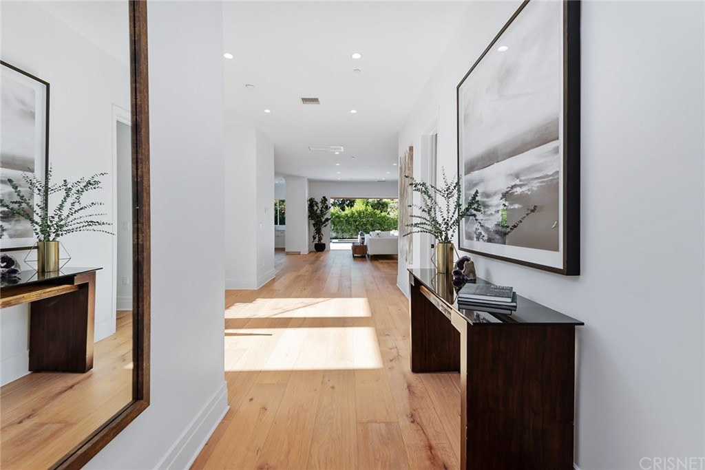 4537 Ben Avenue Studio City, CA 91607 - Photo 11 of 50