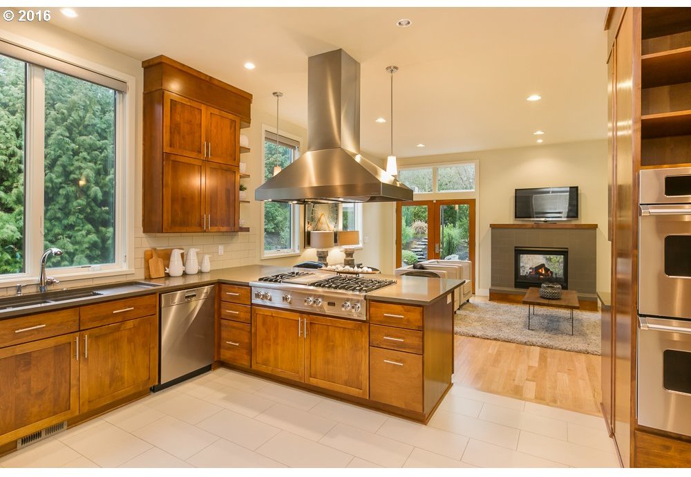 6009 Southwest Patton Road Portland, OR 97221 - Photo 10 of 32 Gallery Image 10