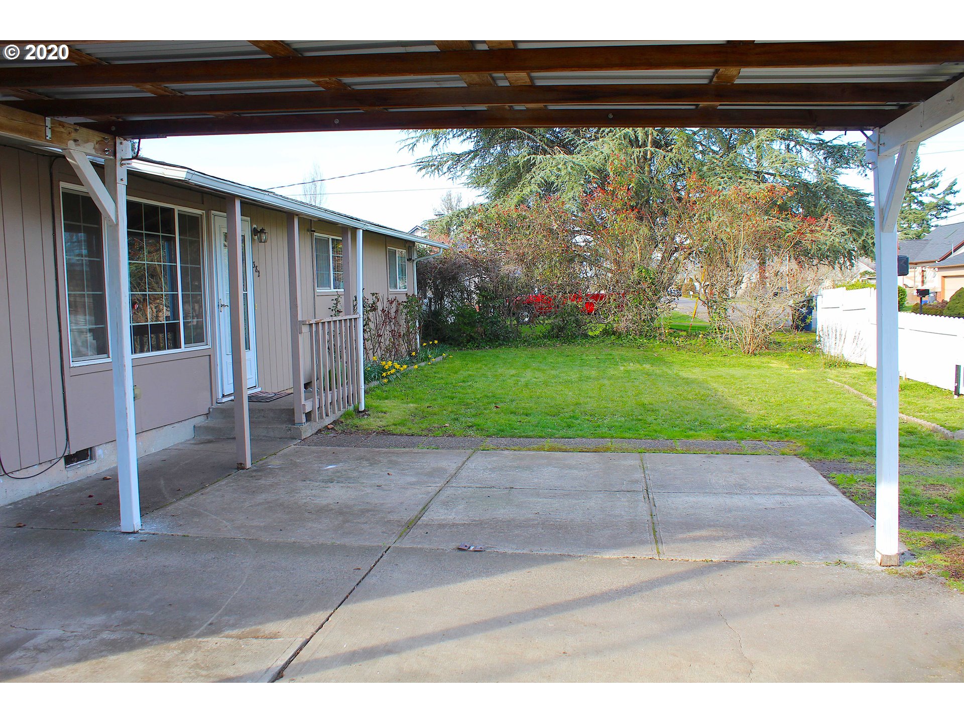 382 South 46th Street Springfield, OR 97478 - Photo 4 of 12