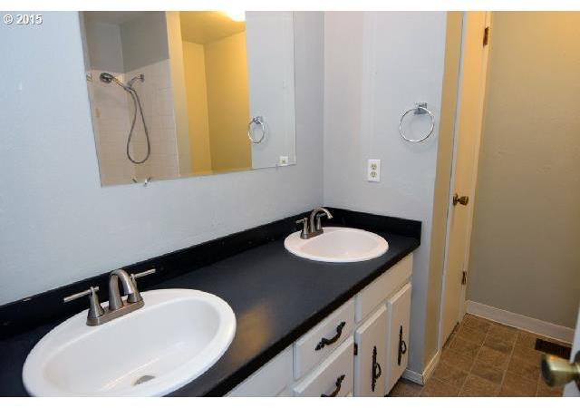 516 Southwest 6th Street Gresham, OR 97080 - Photo 7 of 16 Gallery Image 7