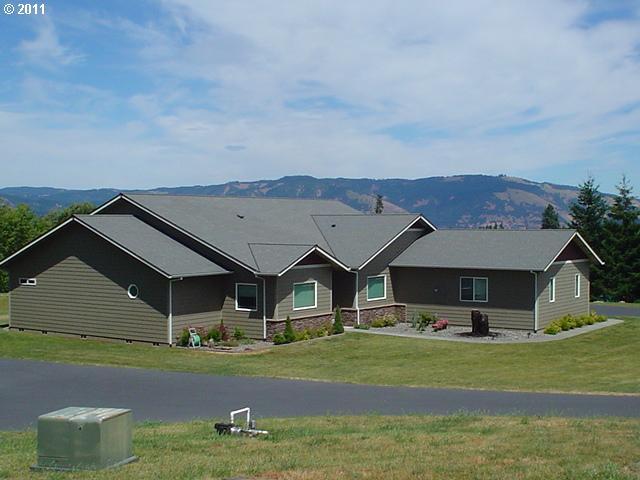 1111 Country Club Road Hood River, OR 97031 - Photo 12 of 16 Gallery Image 12