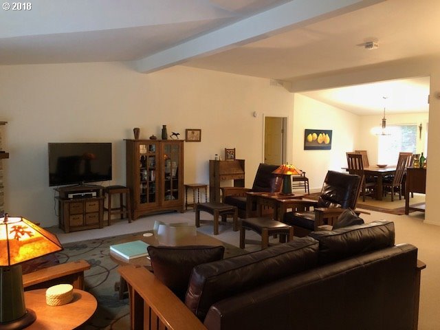 402 Sherwood Loop Florence, OR 97439 - Photo 8 of 32