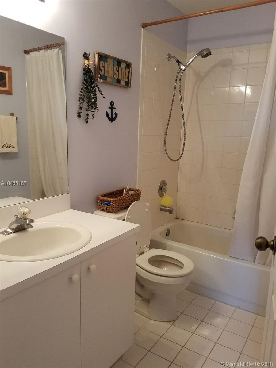 7404 Southwest 162nd Place Miami, FL 33193 - Photo 5 of 49 Gallery Image 5