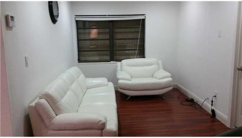10270 Southwest 35th Street Miami, FL 33165 - Photo 2 of 11