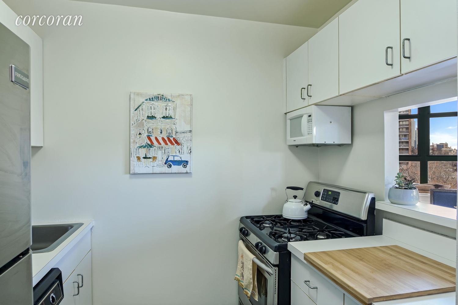 372 Dekalb Avenue, Unit 6J Brooklyn, NY 11205 - Photo 3 of 11