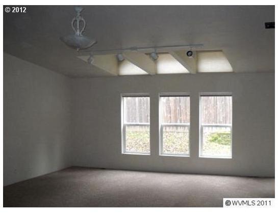 12459 Southwest Boones Ferry Road Lake Oswego, OR 97035 - Photo 2 of 4 Gallery Image 2