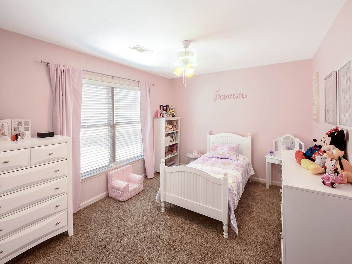 750 Southern Home Road Collierville, TN 38017 - Photo 12 of 23 If you have a girl,this room is perfect with its soft wall color and extra-large walk-in closet. If not,well,it's still a great room for someone!!
