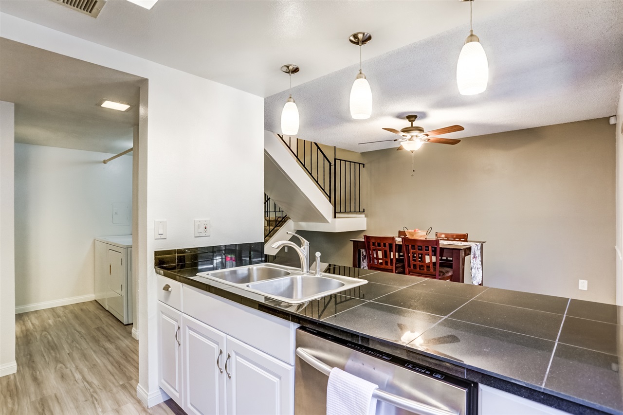 11913 Royal Road, Unit B El Cajon, CA 92021 - Photo 4 of 25