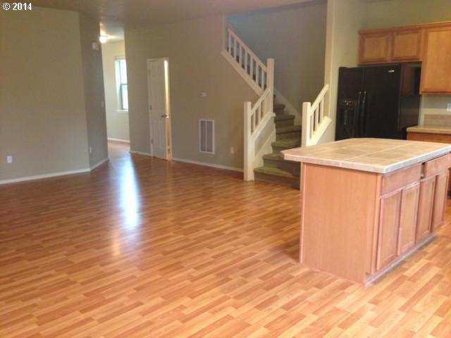 15589 Southwest Stone Ridge Circle, Unit END Beaverton, OR 97007 - Photo 8 of 15 Gallery Image 8