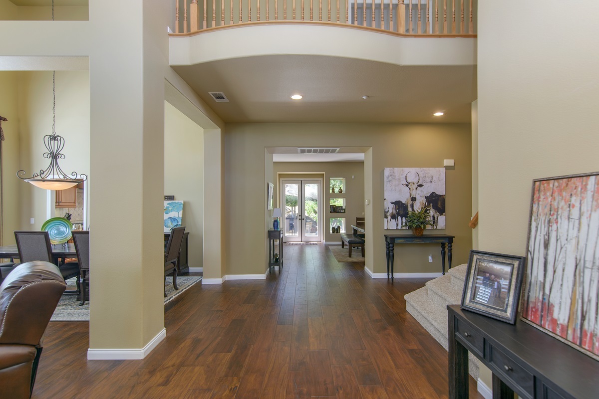 15533 Canyon View Way Poway, CA 92064 - Photo 2 of 25 Gallery Image 2